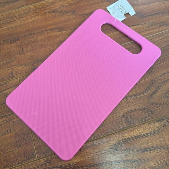 NWT Bullseye’s Playground Pink White Checkered Cutting Board 15” x 8.5” - Picture 4 of 6